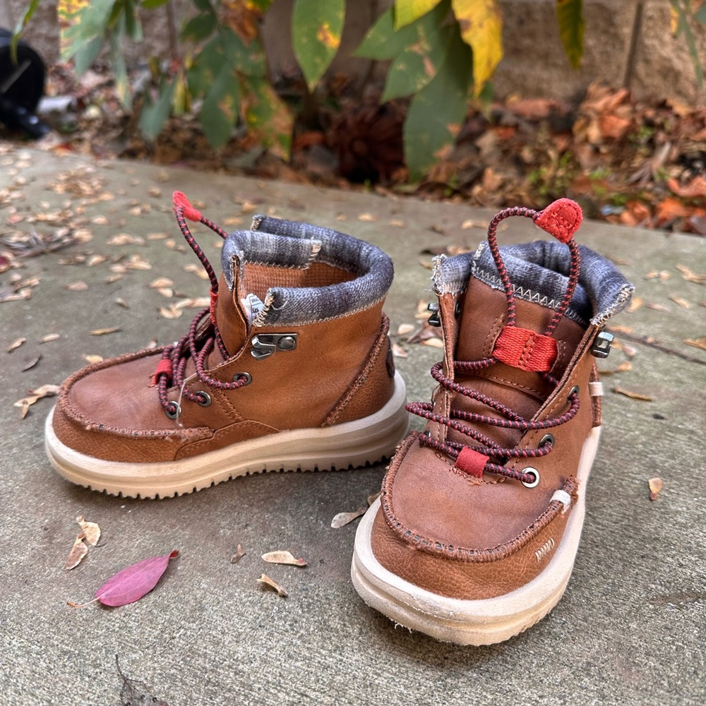 Hey Dude Kids Brown Boots with Red Highlights size 8 toddler